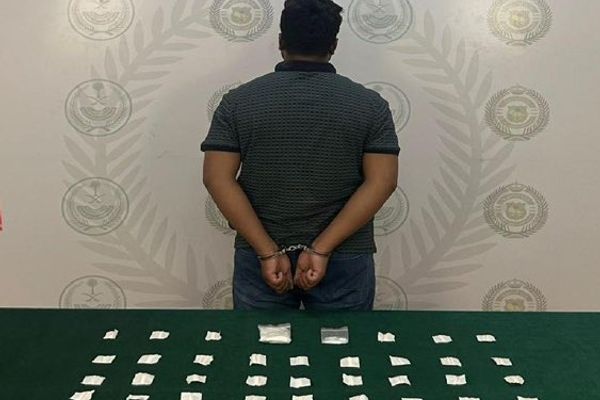 القبض على بنغلاديشي في المدينة المنورة لترويجه الشبو