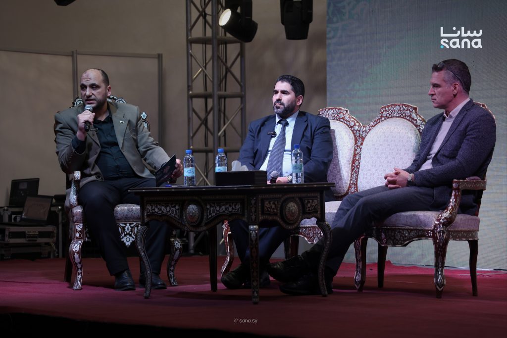 ندوة حوارية تستحضر محطات من ذاكرة الثورة في دمشق ضمن فعاليات معرض الكتاب