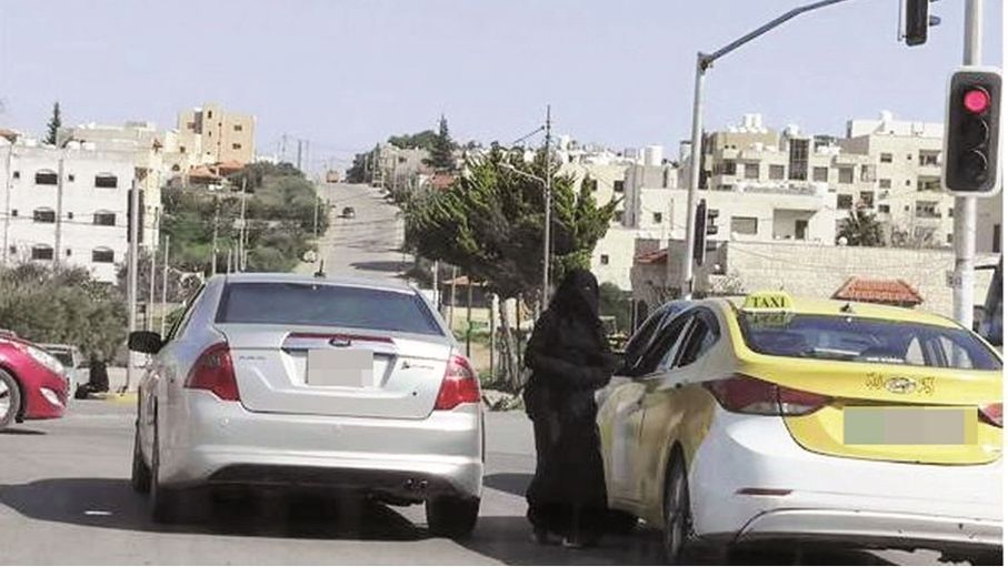 مادبا.. التسول يغزو المدينة السياحية ومخاوف من تشويه المشهد الحضري