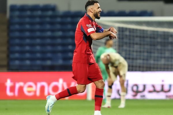 ضمك يهزم الفيحاء بثلاثية ويحصد 3 نقاط ثمينة جداً