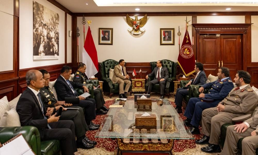 نائب رئيس مجلس الوزراء ووزير الدولة لشؤون الدفاع يلتقي وزير الدفاع الإندونيسي