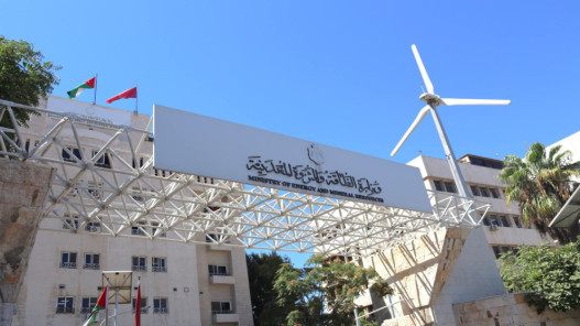 اللجنة التوجيهية العليا لفلس الريف تقر إيصال الكهرباء لـ199 منزلاً وموقعاً بكلفة تتجاوز مليون دينار