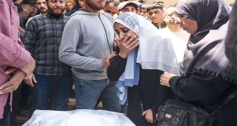 إسرائيل تجدد القصف على غزة وتختطف صيادين من البحر
