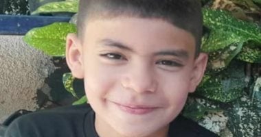 الطفل الفلسطيني حسين نضال يخوض معركة من أجل الحياة بين اللوكيميا والحرب في ظل تعطل التحويلات الطبية.. والدته الطبيبة عاجزة أمام أوجاعه وسط نقص الأدوية وانهيار المستشفيات.. ووالده: حالته تتطلب العلاج ب