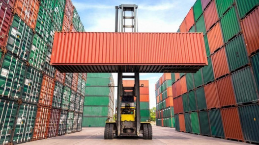 الصادرات الوطنية تنمو 7.3% والعجز التجاري ينخفض بـ416 مليون دينار