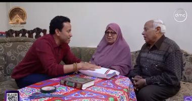 بركة رمضان.. سامح حسين يفاجئ زوجين بعمرة و100 ألف جنيه