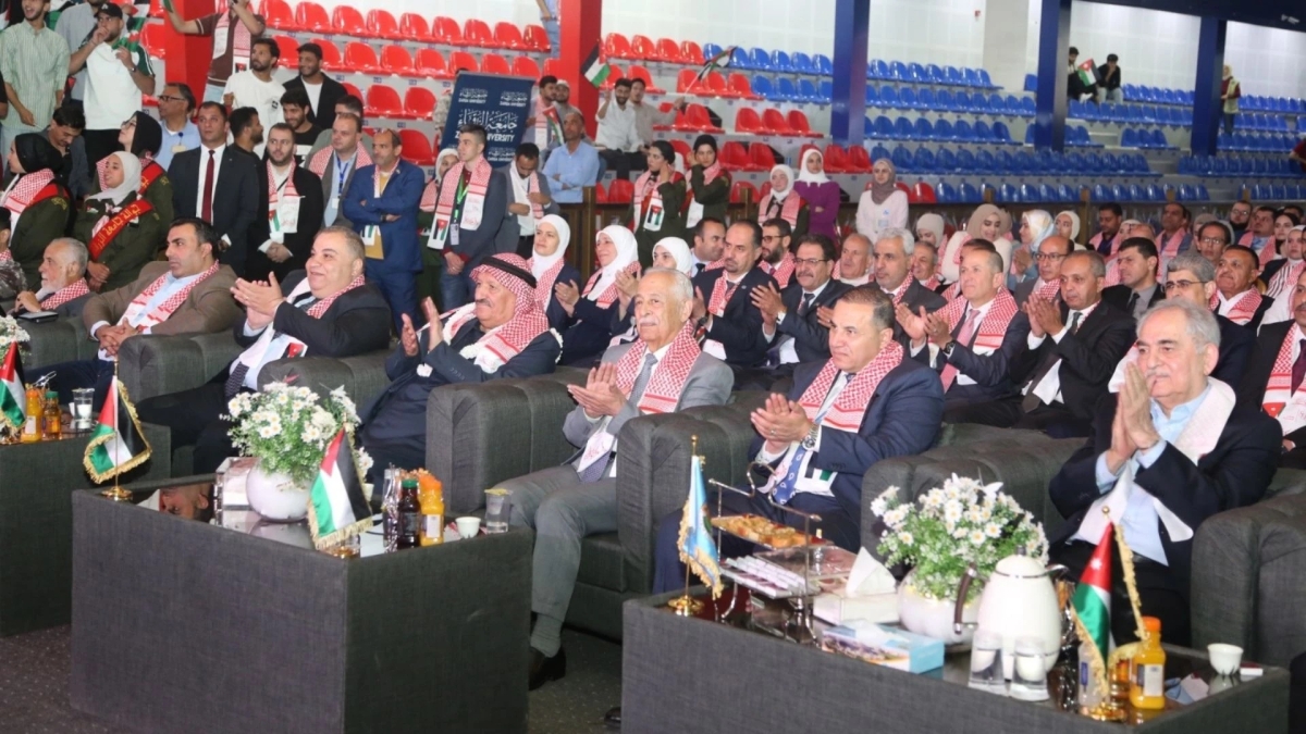رئيس الديوان الملكي يرعى احتفال جامعة الزرقاء بعيد الاستقلال