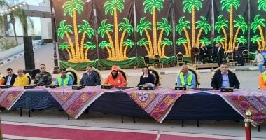 رمضان الخير.. محافظة البحيرة تنظم أكبر حفل إفطار لعمال النظافة بمشاركة أكثر من 1000 شخص.. المحافظ: العمال شركاء أساسيون فى التنمية.. وانطلاق "مطبخ المصرية..بإيد بناتها" لتوزيع الوجبات الساخنة