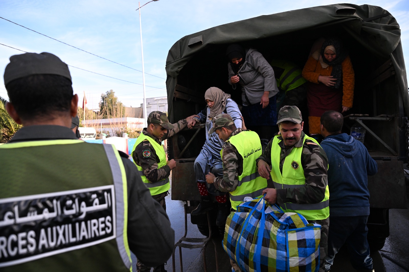 الداخلية تعلن الشروع في العودة التدريجية لسكان المناطق المتضررة من الفيضانات