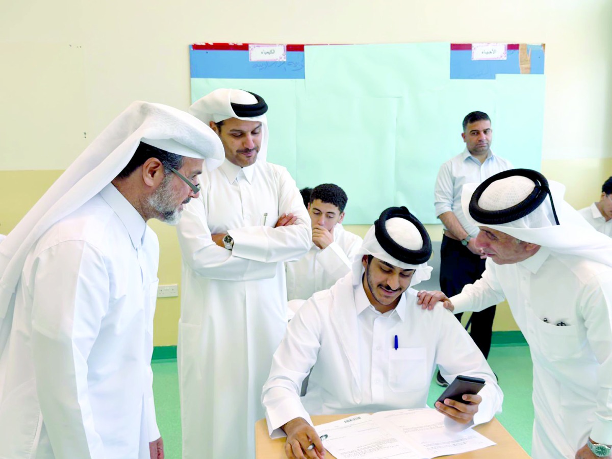 ‫ طلاب بالثانوية العامة: الفيزياء والجغرافيا في مستوى الطالب المتوسط