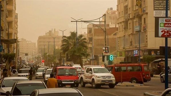 الطقس الآن، الرمال المثارة تتقدم للصعيد وتؤثر على الرؤية