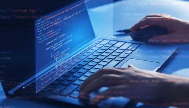 خبير تربوي: الأفضل عدم إضافة مادة البرمجة للمجموع.. 5 أسباب تحسم الجدل