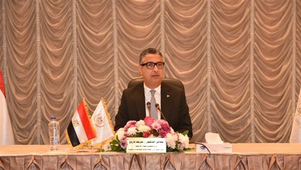 نص قرار وزير التموين بصرف منحة الـ 400 جنيه على البطاقات التموينية