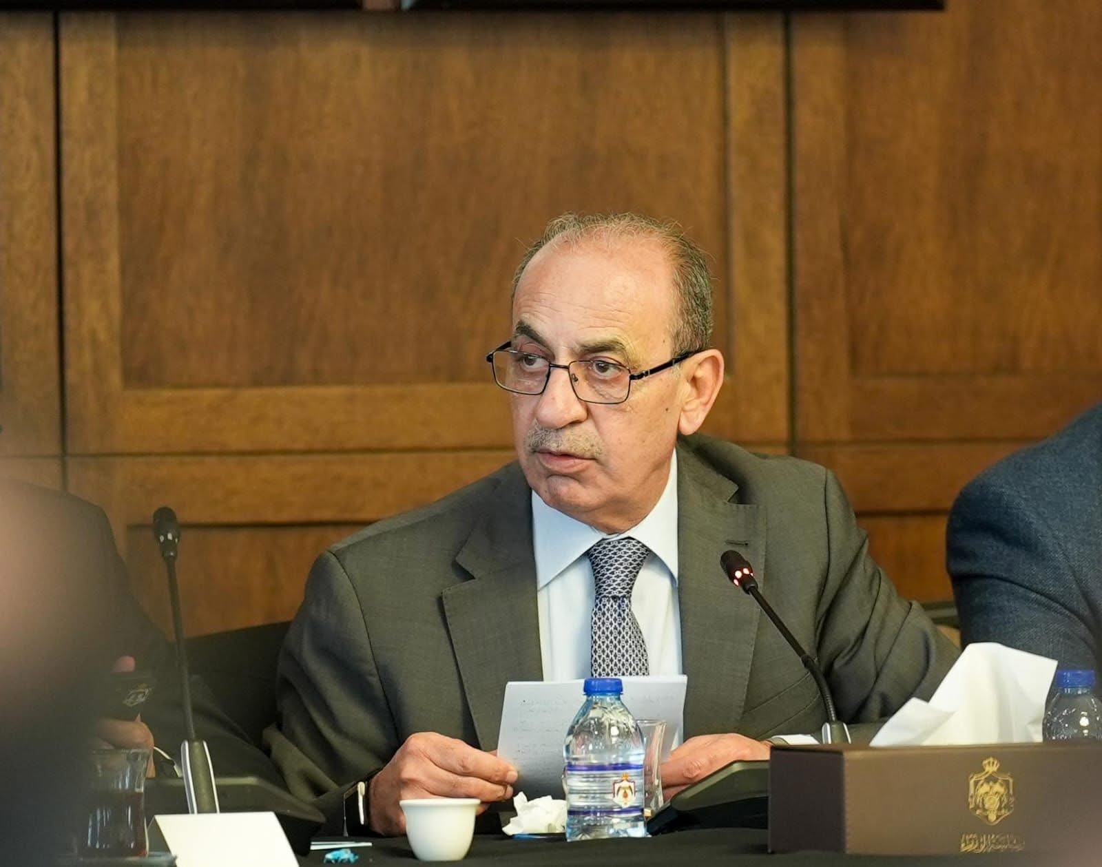 مشاورات حكومية حول قانون الإدارة المحلية لتمكين البلديات وتعزيز الرقابة