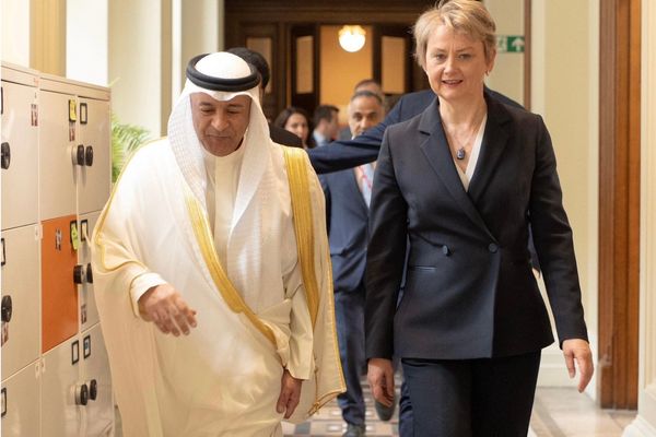أمين مجلس التعاون يلتقي وزيرة خارجية بريطانيا