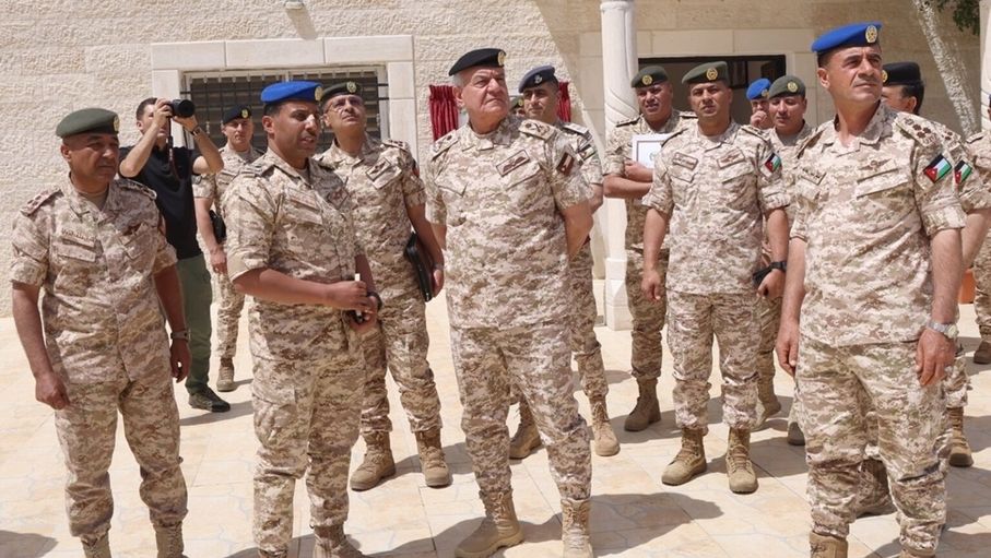 رئيس هيئة الأركان المشتركة يزور المنطقة العسكرية الشمالية...