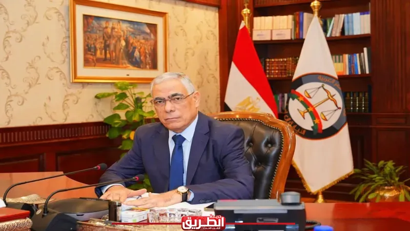 النيابة العامة تُدرج الممتنعين عن سداد النفقات على قوائم الممنوعين من السفر وترقب الوصول