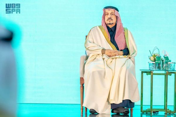 أمير الرياض يُكرم المُحسنين عبر المنصة الوطنية للعمل الخيري "إحسان"