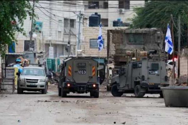 عاجل.. جيش الاحتلال يشن حملة مداهمات واعتقالات في بلدة يعبد بجنين شمالي الضفة