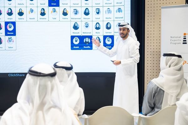 135 مرشحاً في القائمة المختصرة لمسار الذكاء الاصطناعي ضمن برنامج خبراء الإمارات
