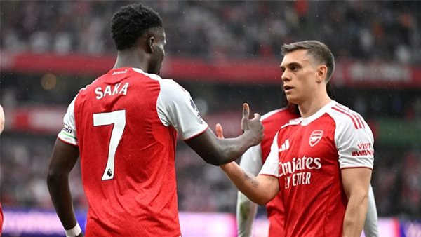 أرسنال يواجه بيرنلي الليلة في مهمة استعادة لقب الدوري الإنجليزي