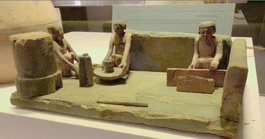 من ورش الفخار وأحجار الرحى إلى قدسية الخبز والكتابة فى عهد الفراعنة.. كيف جسد المصريون القدماء قيمة العمل اليدوي والعقلي في حضارتهم.. خلدوا الحرف الأساسية بتماثيل ومعابد ما زالت شاهدة بمتحف آثار الغرد