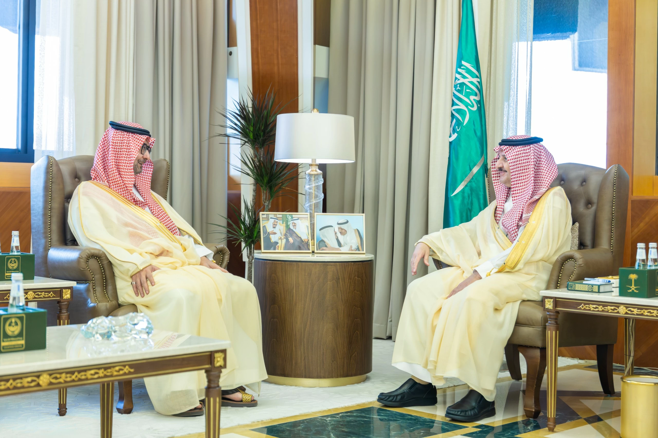 أمير الشرقية يستقبل أعضاء مجلس أمناء مؤسسة جائزة الأميرة صيتة بنت عبدالعزيز