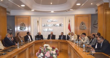 هيئة الشراء الموحد تتفق مع شعبة المستلزمات الطبية على سداد مستحقات المُوردين