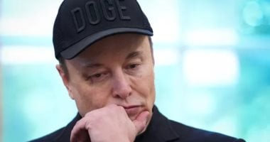 إيلون ماسك.. ثروته تقترب من تريليون دولار «على الورق» ولا يمتلك مليار «كاش»