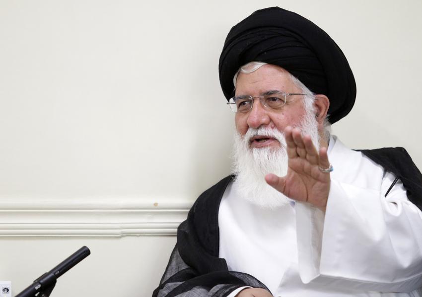 ممثل الإمام الخامنئي في خراسان: انتخابات القيادة أُجريت والشائعات حول قرار مجلس الخبراء كاذبة