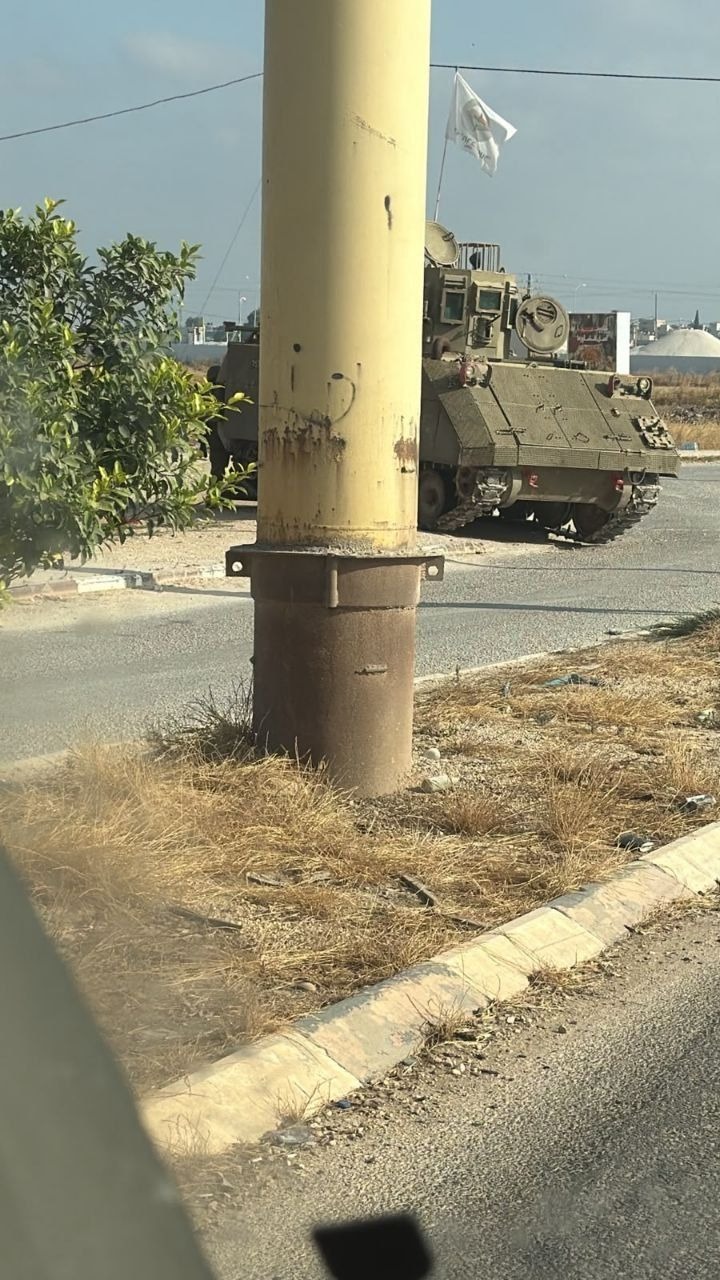 الاحتلال يصعد عدوانه شرق جنين ويواصل اقتلاع أشجار غربها