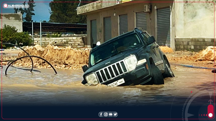 أمطار غزيرة تغرق طرقًا في طرابلس وشينخوا ترصد المشهد بالصور