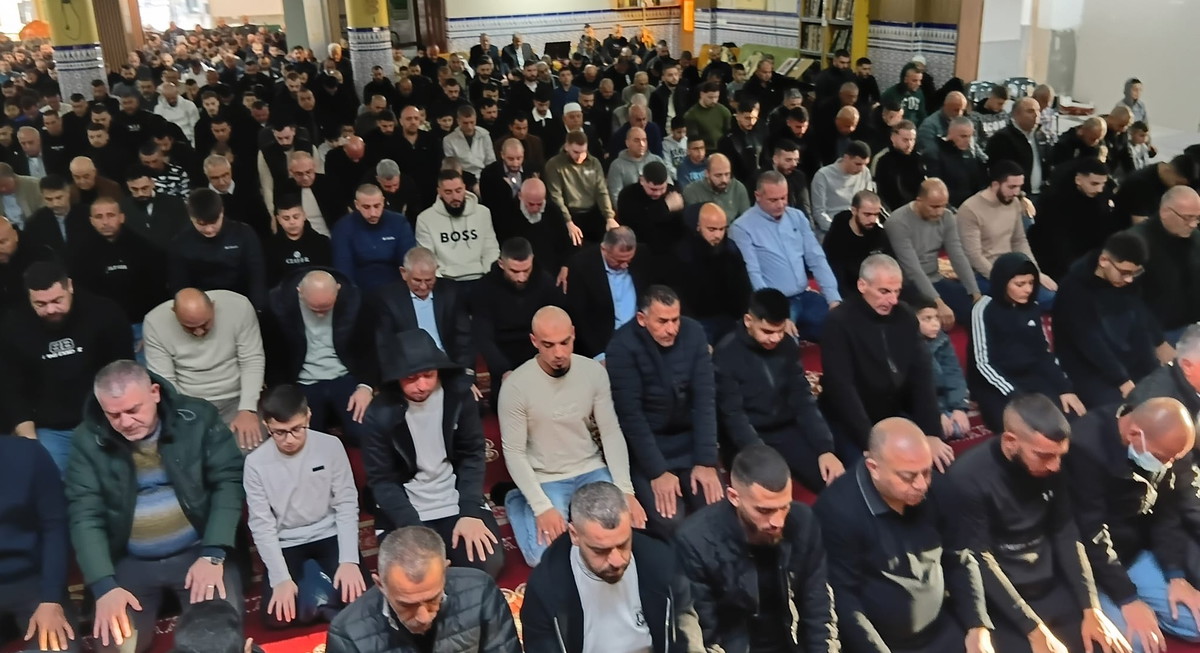عرابة: صلاة عيد الفطر من مسجد عثمان بن عفان عرابة