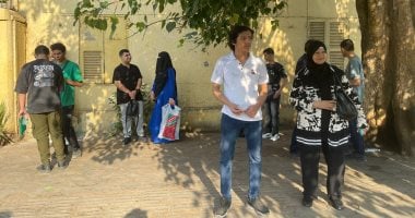 امتحانات الثانوية العامة تنطلق.. دعم الأهالى وتشديدات التفتيش يرسمان ملامح اليوم الأول بالجيزة.. المحافظ يؤكد: رفع درجة الاستعاد القصوى لتوفير أجواء مستقرة للطلاب ومتابعة لحظية للجان
