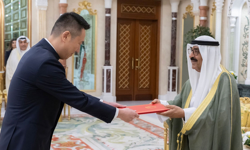 سمو أمير البلاد يتسلم أوراق اعتماد عدد من السفراء لدى دولة الكويت