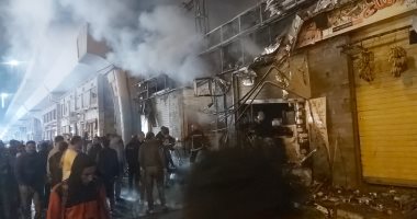 السيطرة على حريق 3 محال تجارية بمنطقة الكيلو 21 في العجمي دون إصابات