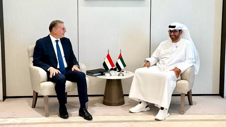 وزير البترول يبحث مع أدنوك زيادة استثمارات استكشاف وإنتاج الغاز
