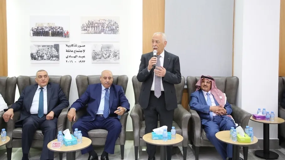 مندوبا عن الملك وولي العهد.. العيسوي يعزي الصرايرة والديك