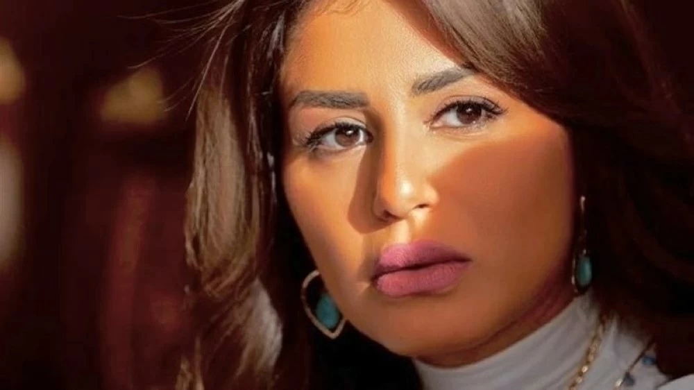 بينما كانت غائبة.. خادمة تنفذ «ضربة خاطفة» وتسرق فيلا منة فضالي
