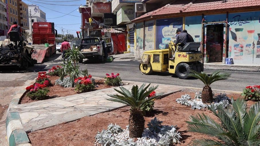 بلدية معان تبدأ صيانة الشوارع الرئيسية