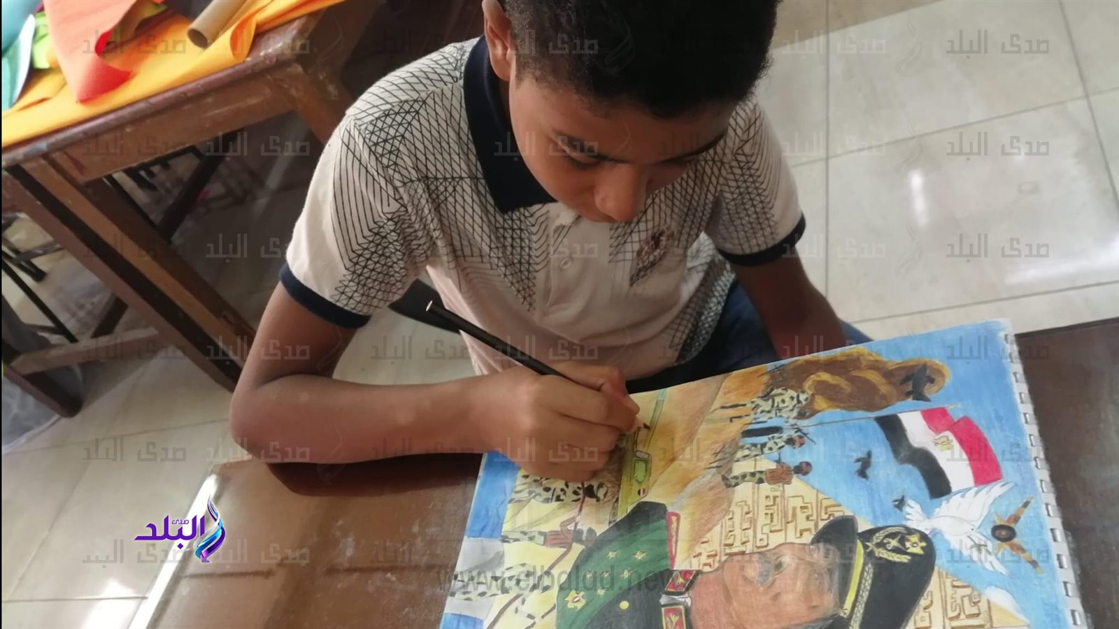 علامات في رسومات طفلك قد تكشف ما يشعر به.. رسائل صامتة يتركها على الورق