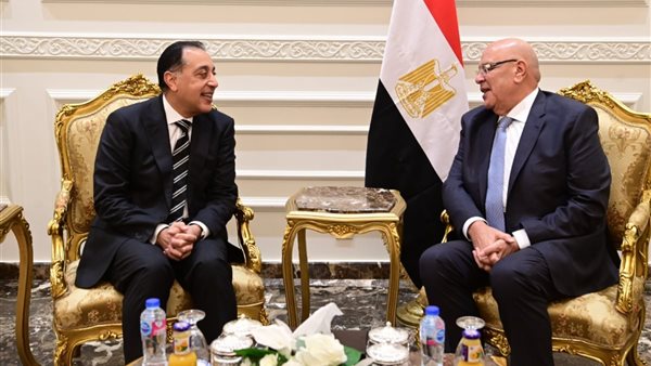 المستشار هشام بدوي يستقبل رئيس الوزراء في مقر النواب بالعاصمة الجديدة