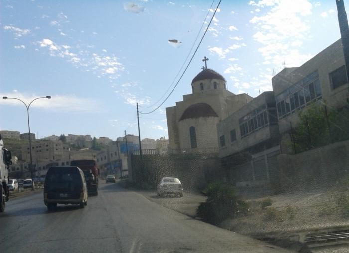 جو 24 : مواطنون في صافوط يحتجون على رسوم “بدل التنظيم”: قرار حكومي بأثر رجعي يثقل كاهل مالكي المحال التجارية