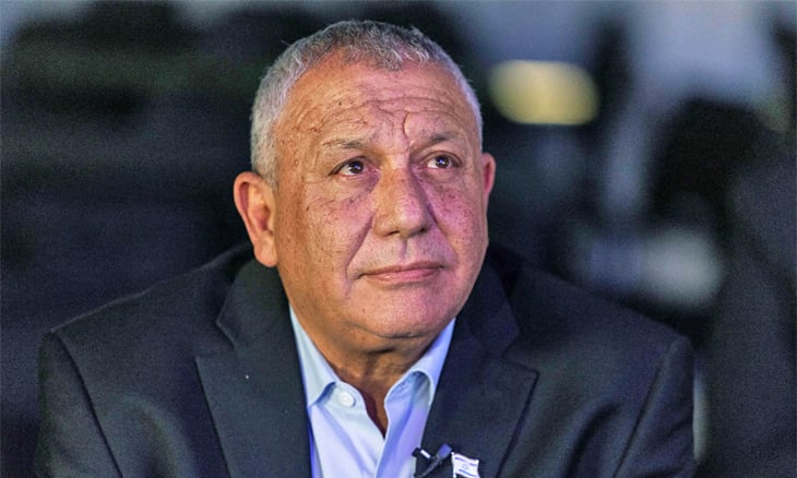 آيزنكوت يزاحم نتنياهو وقد يخلفه