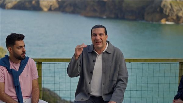 كيف تحمي صحتك النفسية مهما كانت المصائب والابتلاءات؟ عمرو خالد يوضح فوائد التسليم (فيديو)