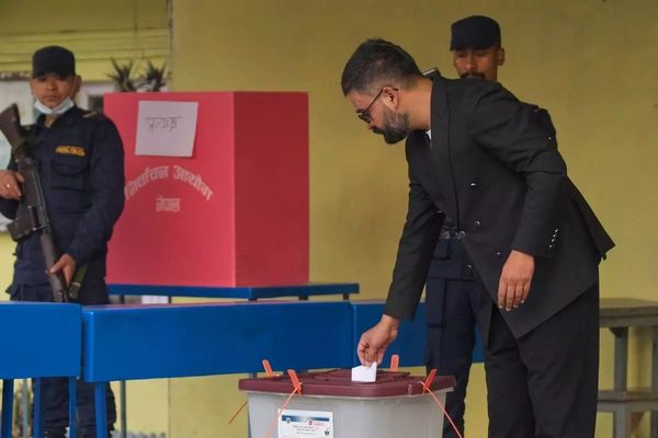 فتح مراكز الاقتراع للانتخابات البرلمانية بنيبال