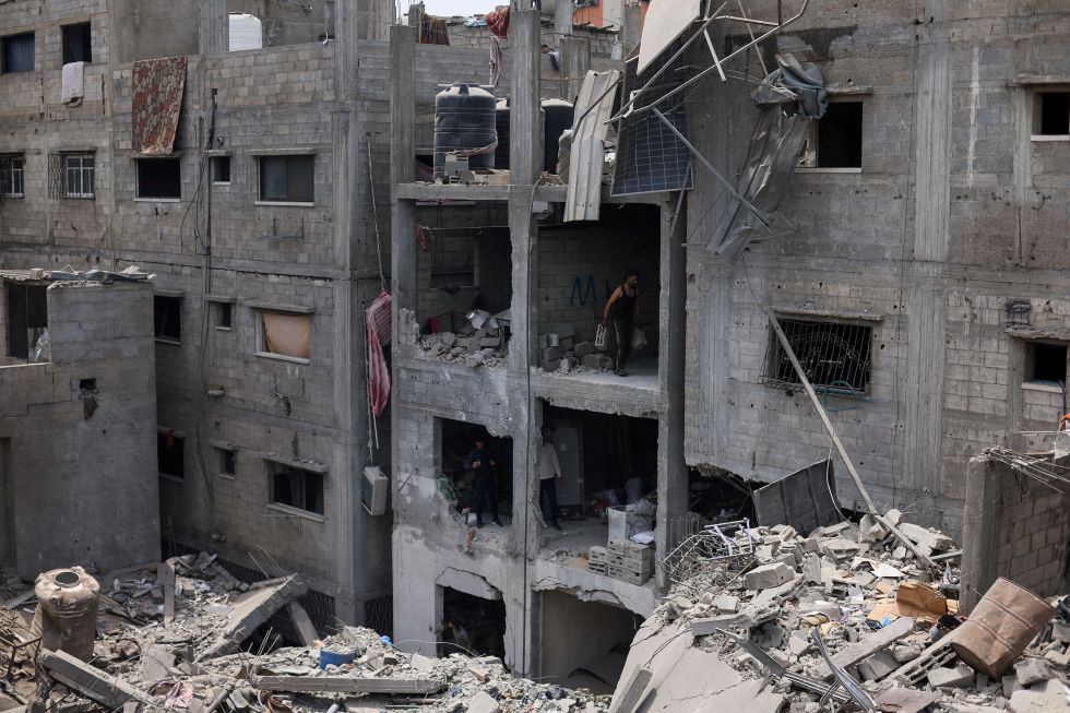 إصابة 6 فلسطينيين بنيران إسرائيلية وانفجار مخلفات حرب في غزة