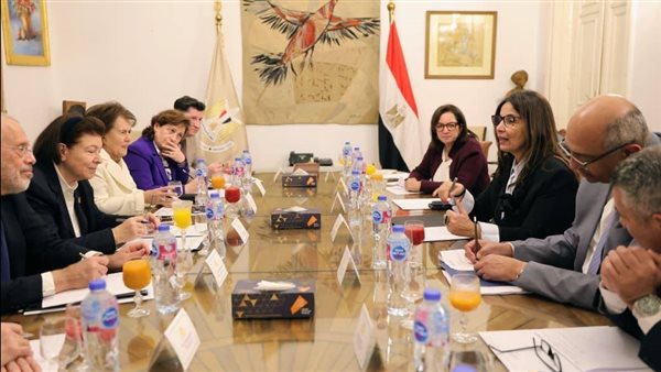 وزيرة الثقافة تبحث مع نظيرتها اليونانية تعزيز التعاون الثقافي المشترك