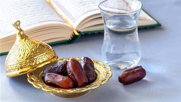 أفضل طريقة للإفطار في رمضان وتحذير مهم من المشروبات المثلجة (فيديو)