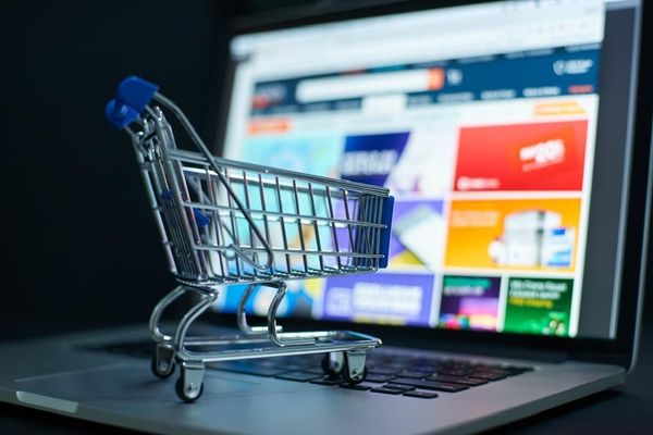 وزارة التجارة والصناعة وترويج الاستثمار تعزّز الثقة في التجارة الإلكترونية